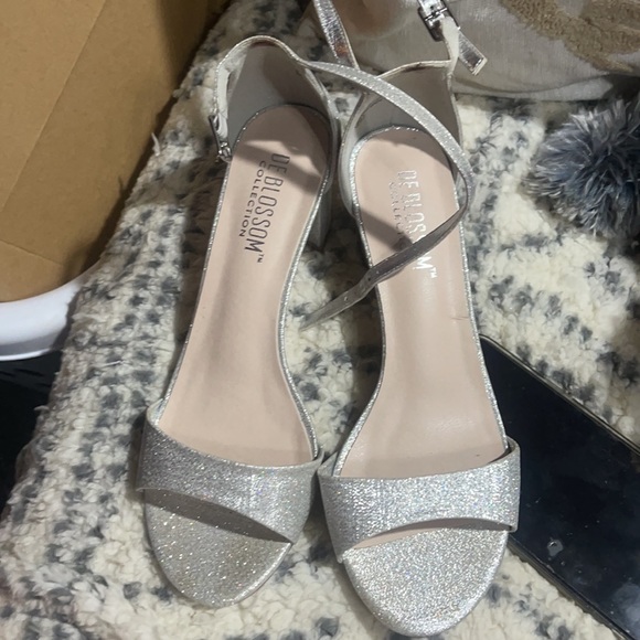 heels - Picture 3 of 3